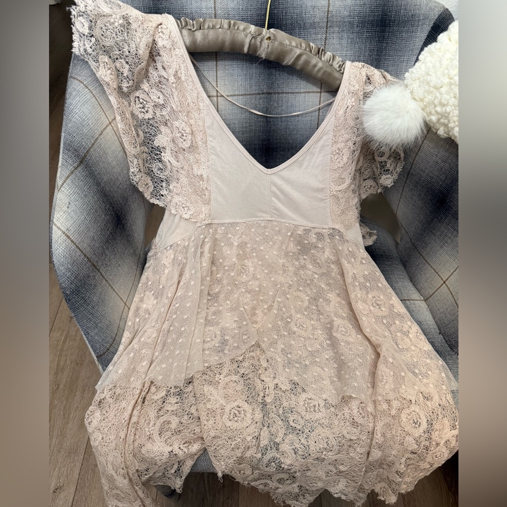 Elegant Lace Dress with Flutter Sleeves